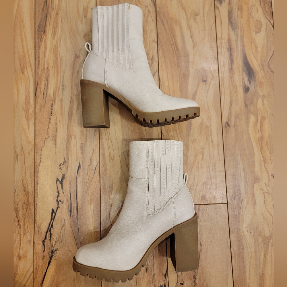 Ivory Coconuts by Matisse Dean Boots